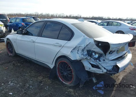 2015 BMW 320I xDrive z USA, uszkodzony, nr VIN WBA3C3G52FNS76891